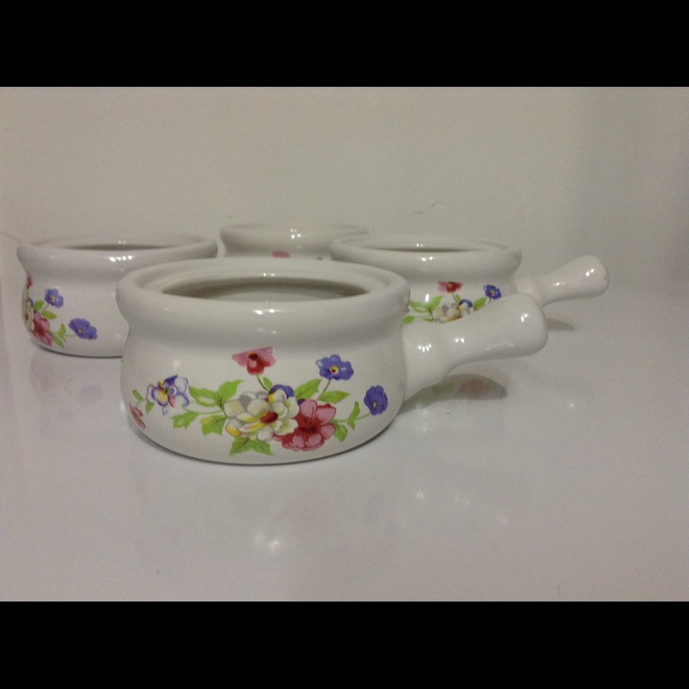 4 pc Soup Bowls